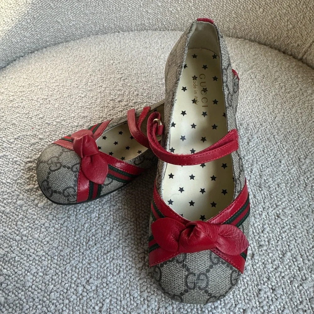 GUCCI ballet shoes with red bow size 31